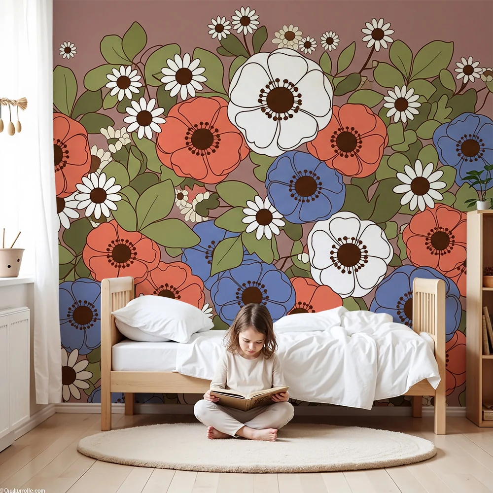 Barnetapet med fargerike blomster på lilla bakgrunn