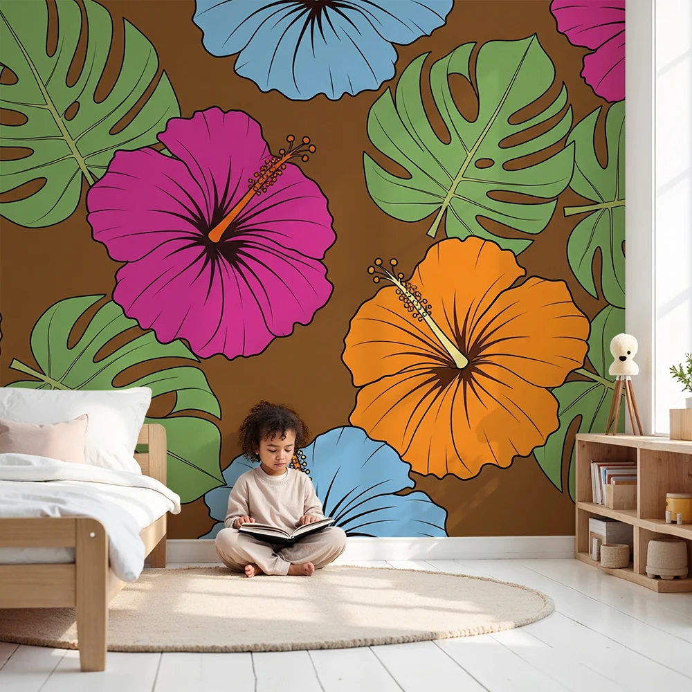Barnetapet med fargerike hibiskusblomster og tropisk løvverk
