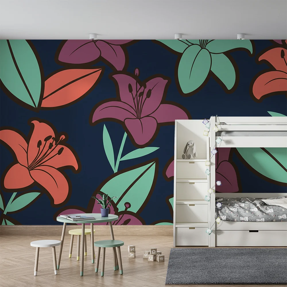 Barnetapet med store fargerike blomster på mørkeblå bakgrunn