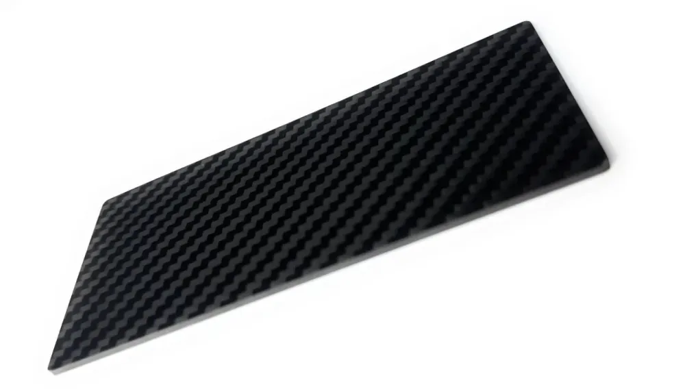 Eksklusiv karbonfiberunderlag "To Go" – Kompakt, stabil og stilig - 13cm x 6cm x 2mm