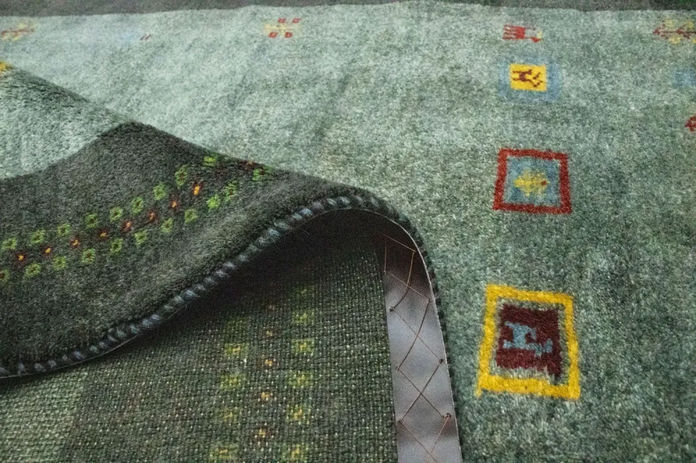 Gabbeh-teppe - persisk - 195 x 142 cm - grå
