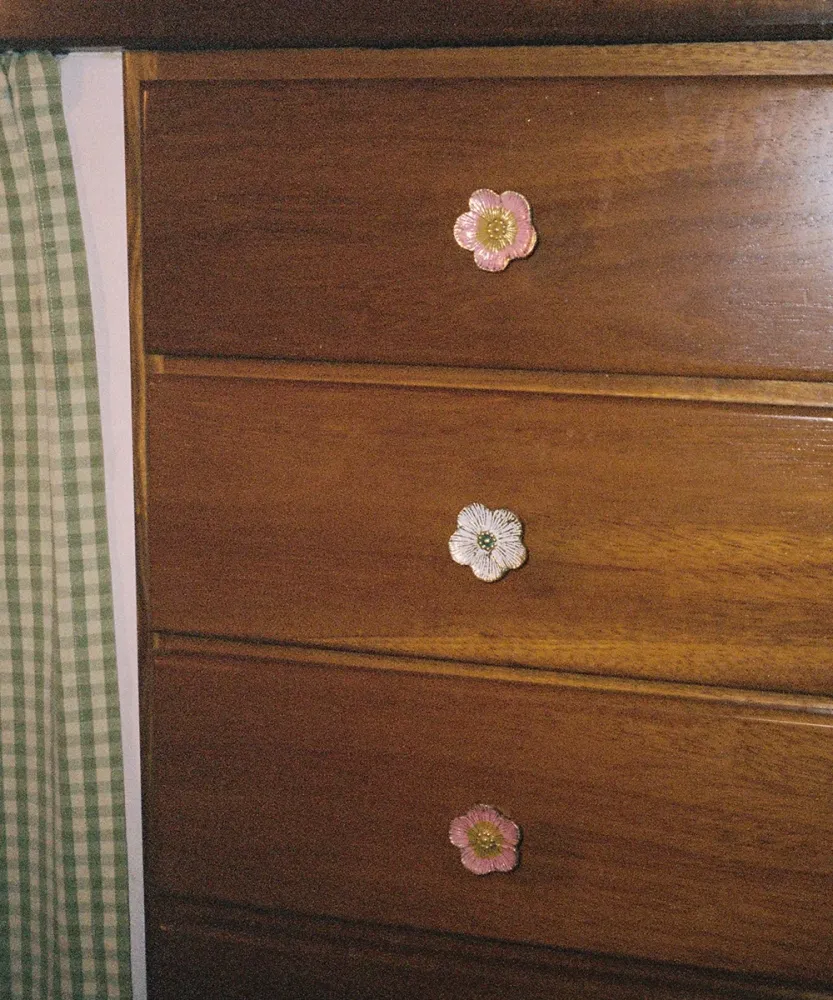 Håndtak - Faye Flower Knob White - Doing Goods