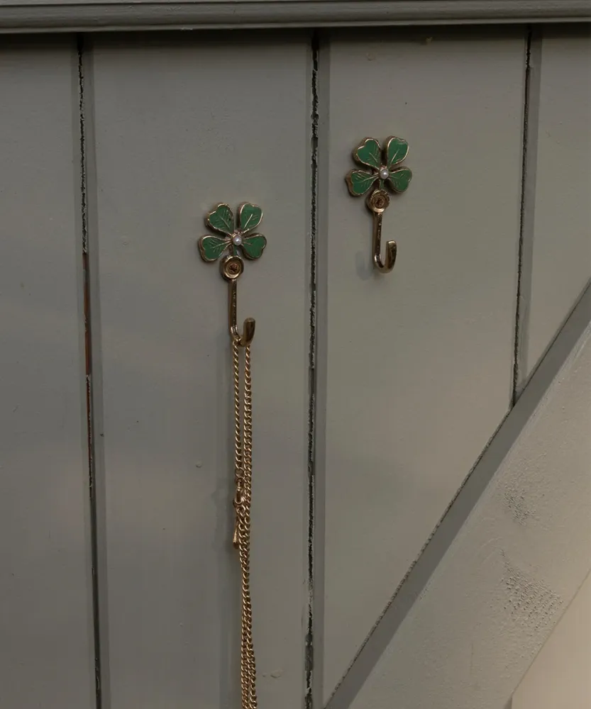 Knagg - Lucky Clover Hook - Doing Goods