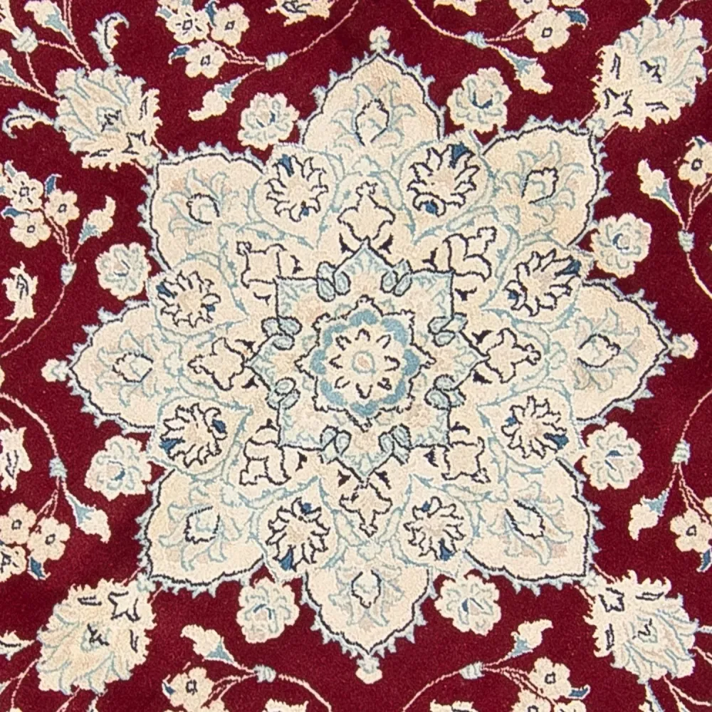 Persisk teppe - Nain rundt - 245 x 245 cm - mørk rød