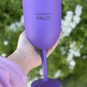 Pictureit - Termo vinglass med tekst "velfortjent pause" - Lilla