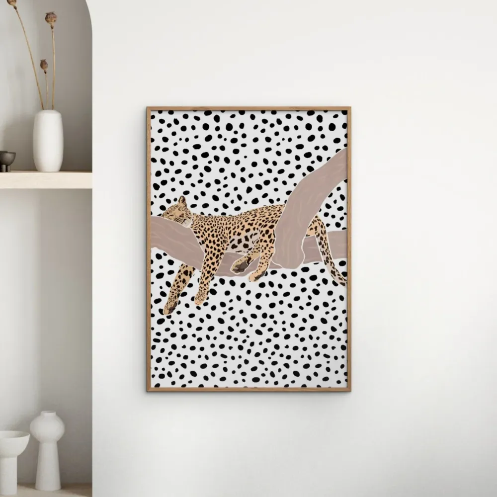 Poster & Frame Sarah Manovski - Leopard Sleeping Polkadots
