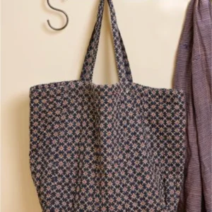 Quiltet grafisk bag