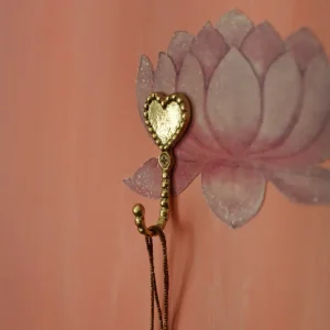 Saachi Heart Hook