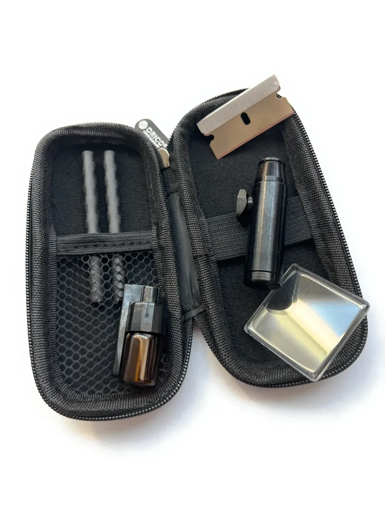 SET Carbon To-Go Schwarz – Ditt stilfulle alt-i-ett-kit reise!