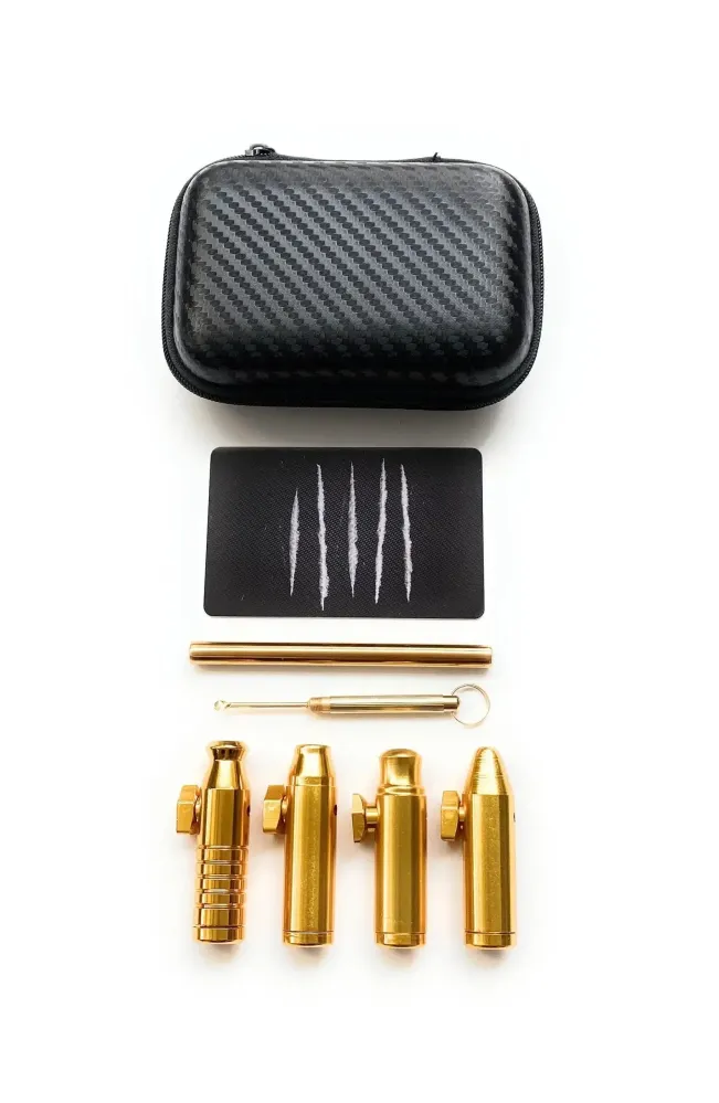 Set 'Golden 2' – Elegant tilbehør med 4 doseringsenheter, gull-trekkerør og mykt etui
