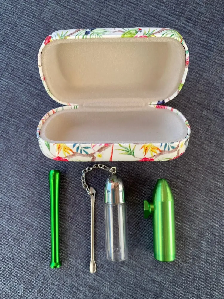 Sett "Tropical Green/Silver" – Stilfullt tilbehør i tropisk hardt etui
