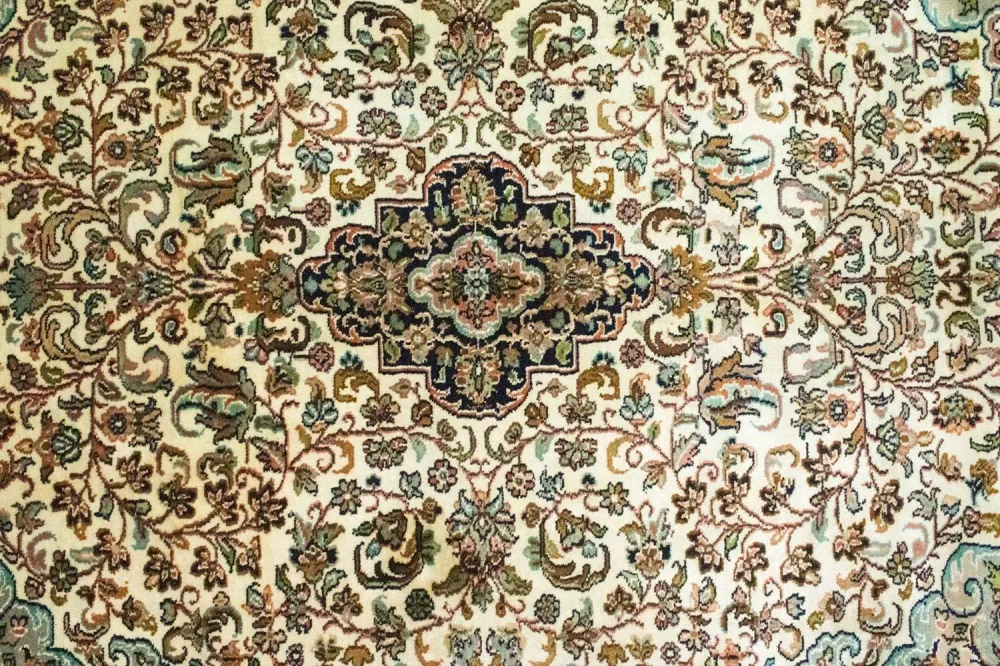 Silketeppe - Kashmir silke - 150 x 95 cm - beige