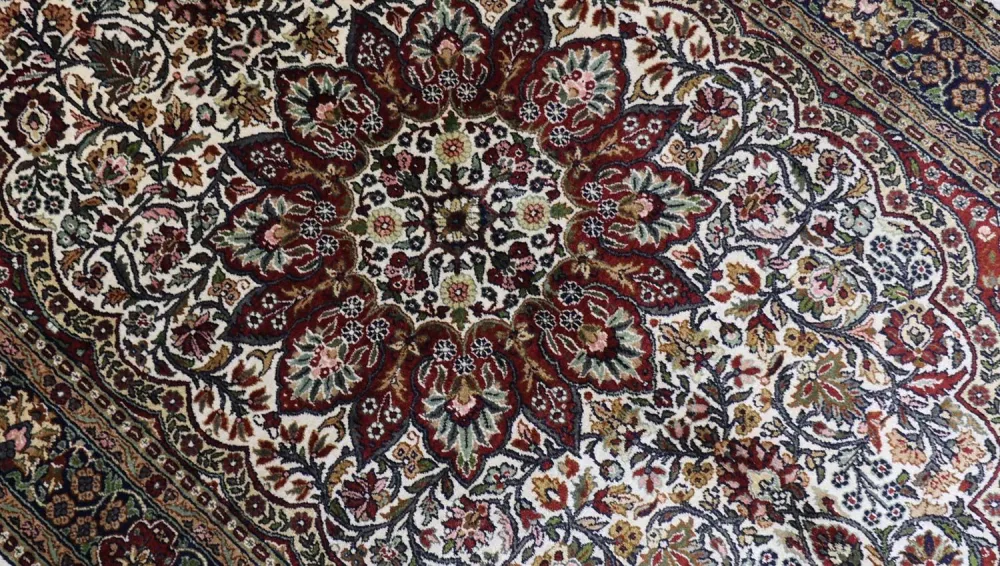 Silketeppe - Kashmir silke - 170 x 109 cm - rød