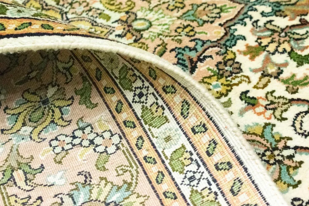Silketeppe - Kashmir silke - 183 x 125 cm - beige