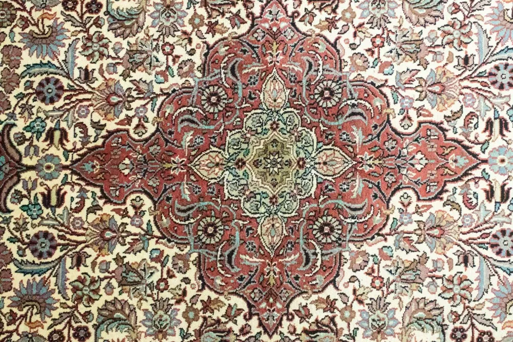 Silketeppe - Kashmir silke - 218 x 153 cm - beige
