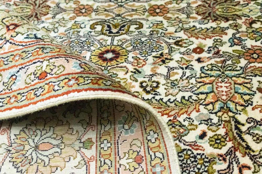 Silketeppe - Kashmir silke - 274 x 184 cm - beige