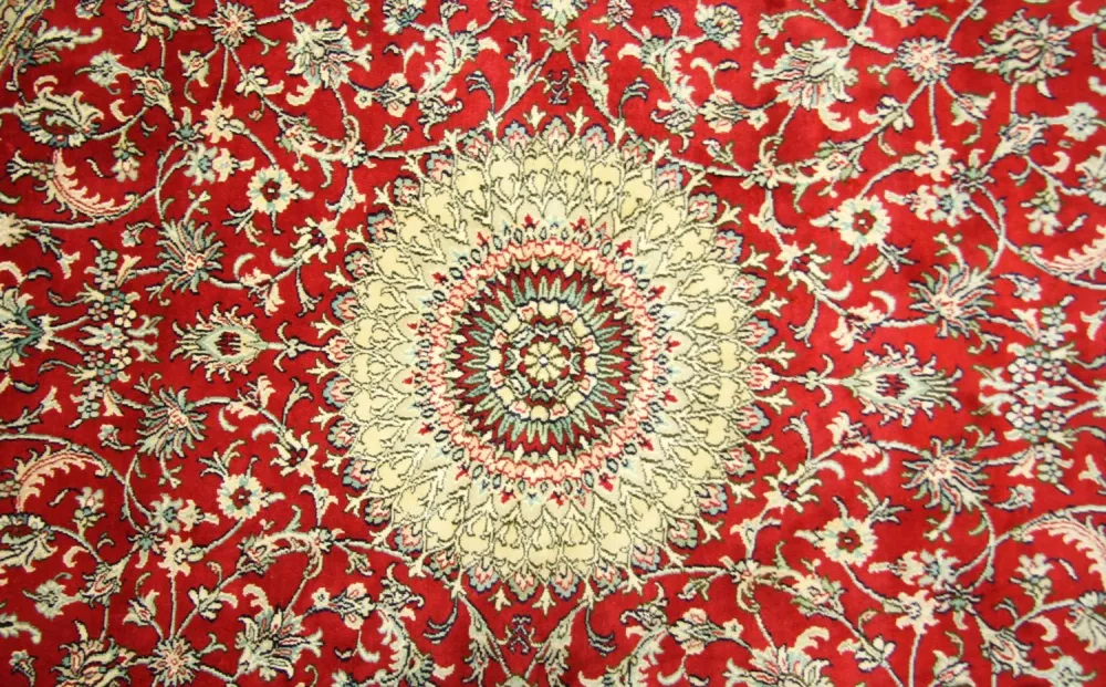 Silketeppe - Kashmir silke rundt - 183 x 183 cm - rød