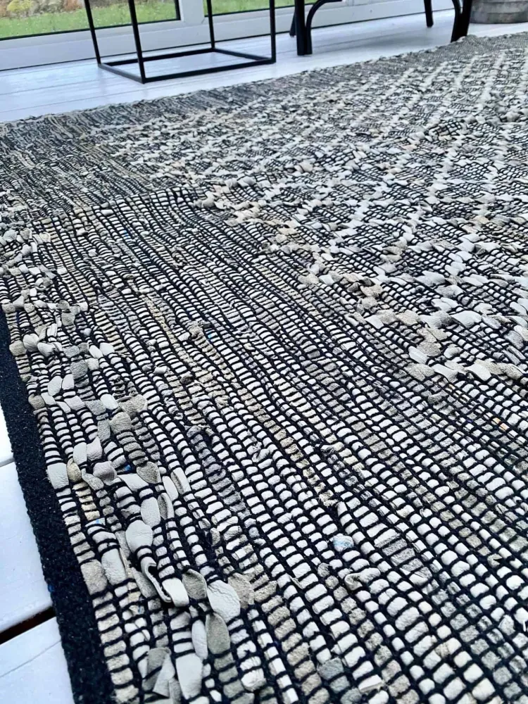 Skinnteppe - 140x200cm