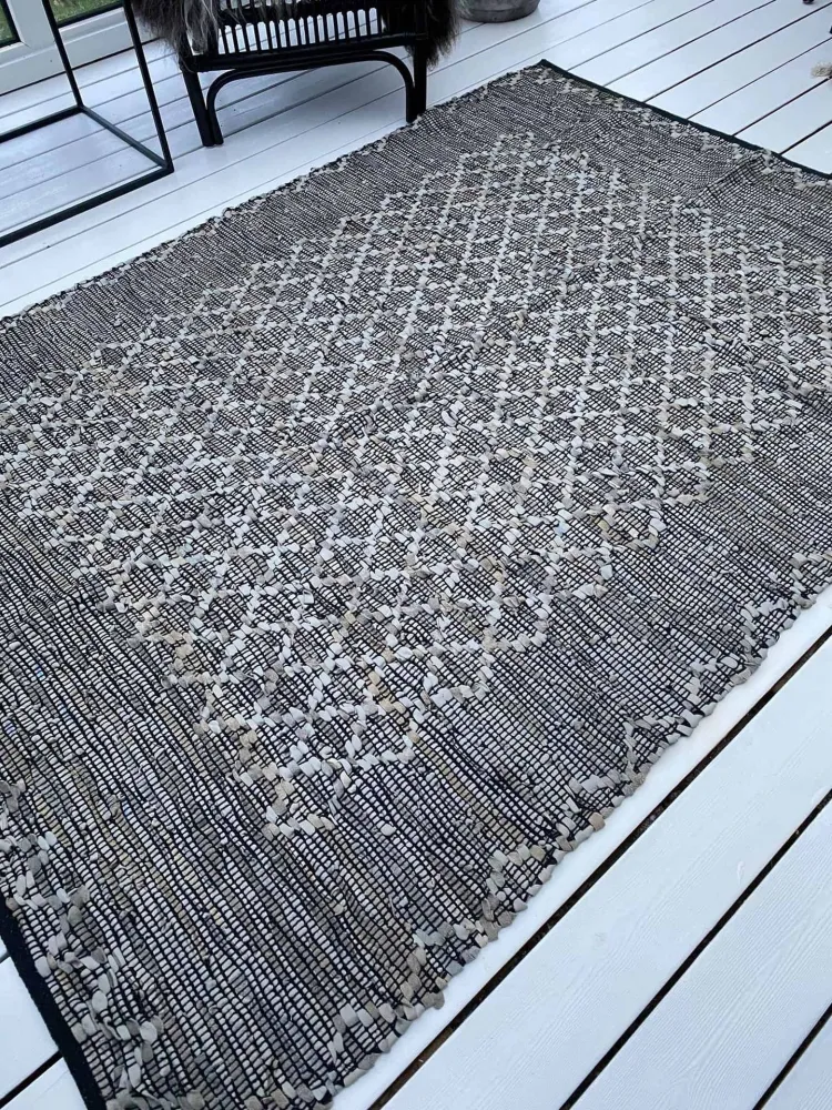 Skinnteppe - 140x200cm
