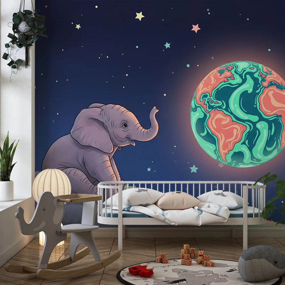 Tapet barnerom | Drømmende elefant under stjernene og fargerik planet