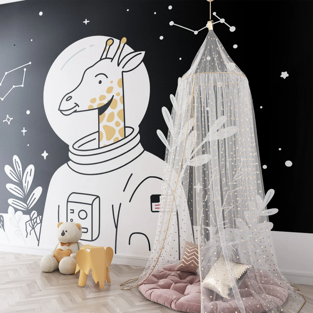 Tapet barnerom | Giraff astronaut i en stjernespekket verden