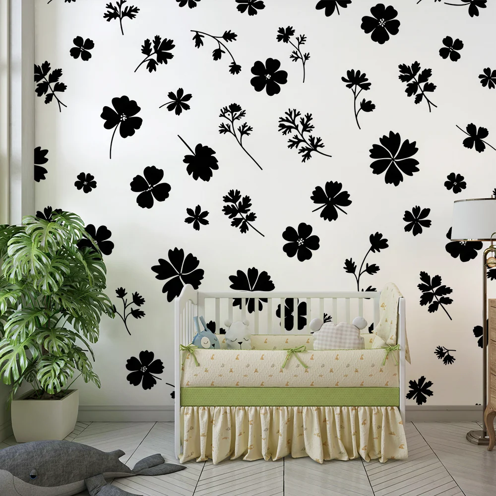 Tapet barnerom | Svarte blomstermotiver på hvit bakgrunn