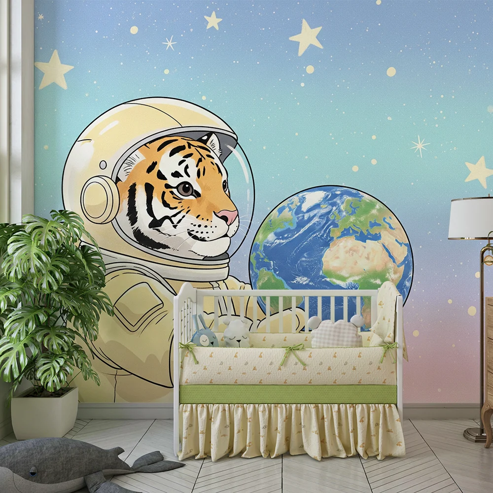 Tapet barnerom | Tiger astronaut som holder jorden i stjernespeilet rommet