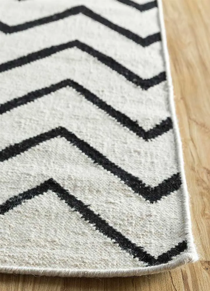 Ullteppe - 240 x 150 cm - svart og hvitt