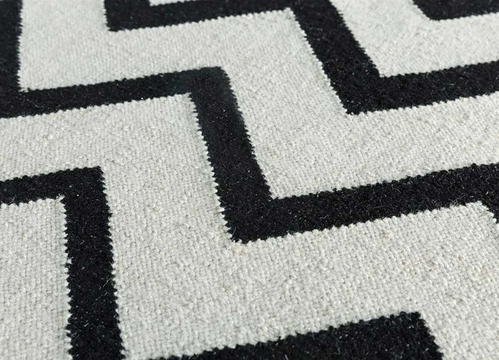 Ullteppe - 240 x 150 cm - svart og hvitt