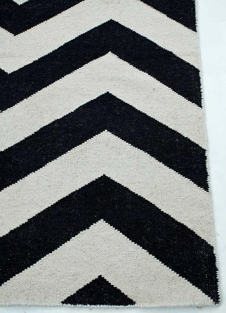 Ullteppe - 240 x 150 cm - svart og hvitt