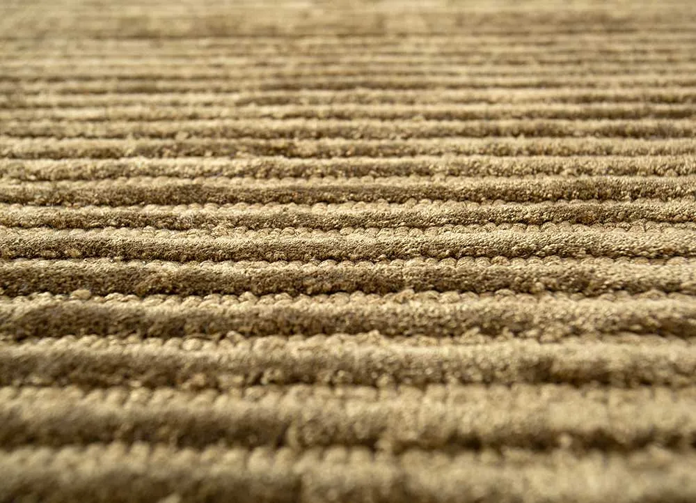 Ullteppe spesiell form - 210 x 165 cm - mørk beige
