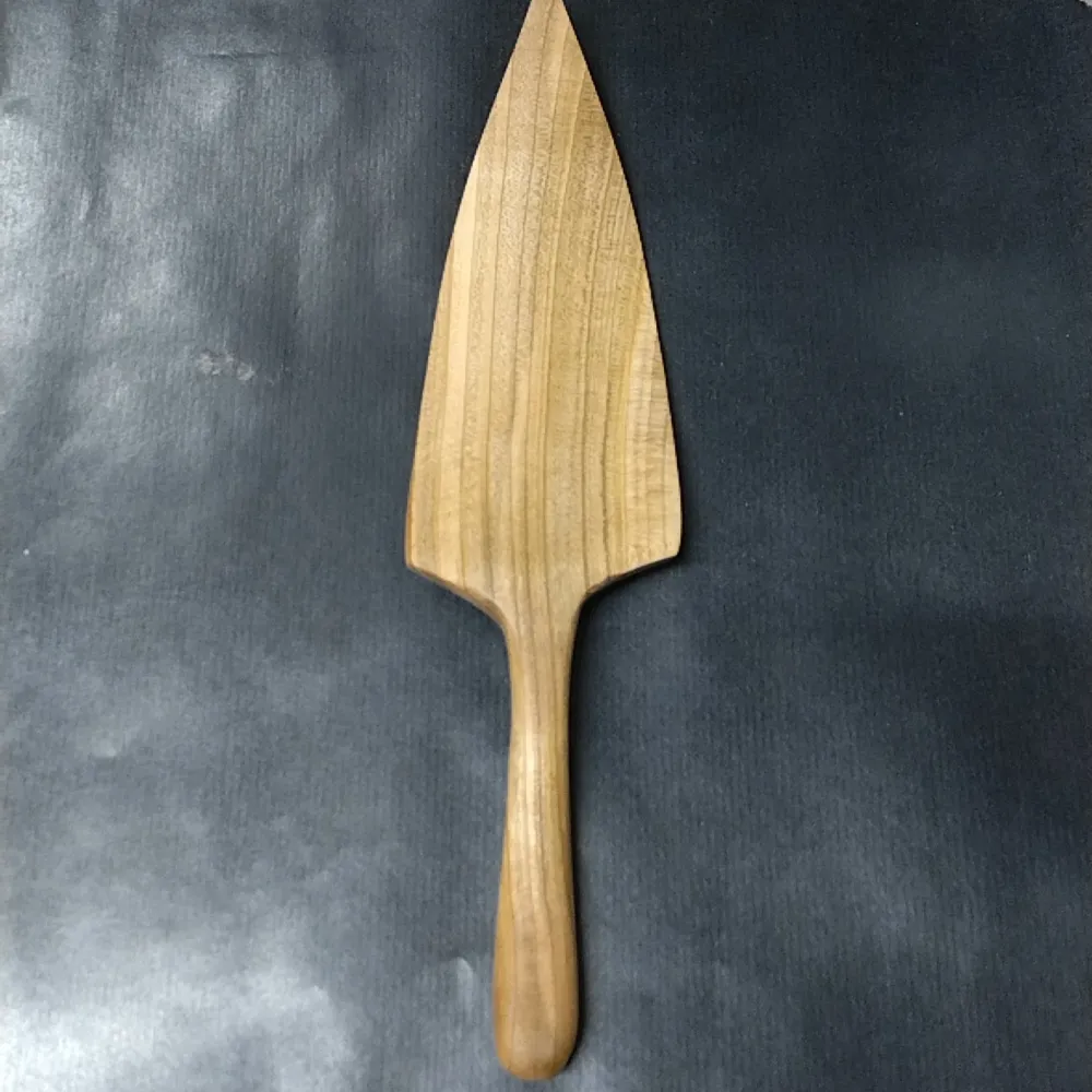 Kakespade i eik L26cm
