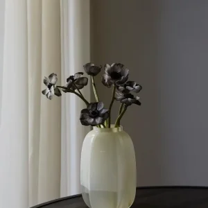 Row vase