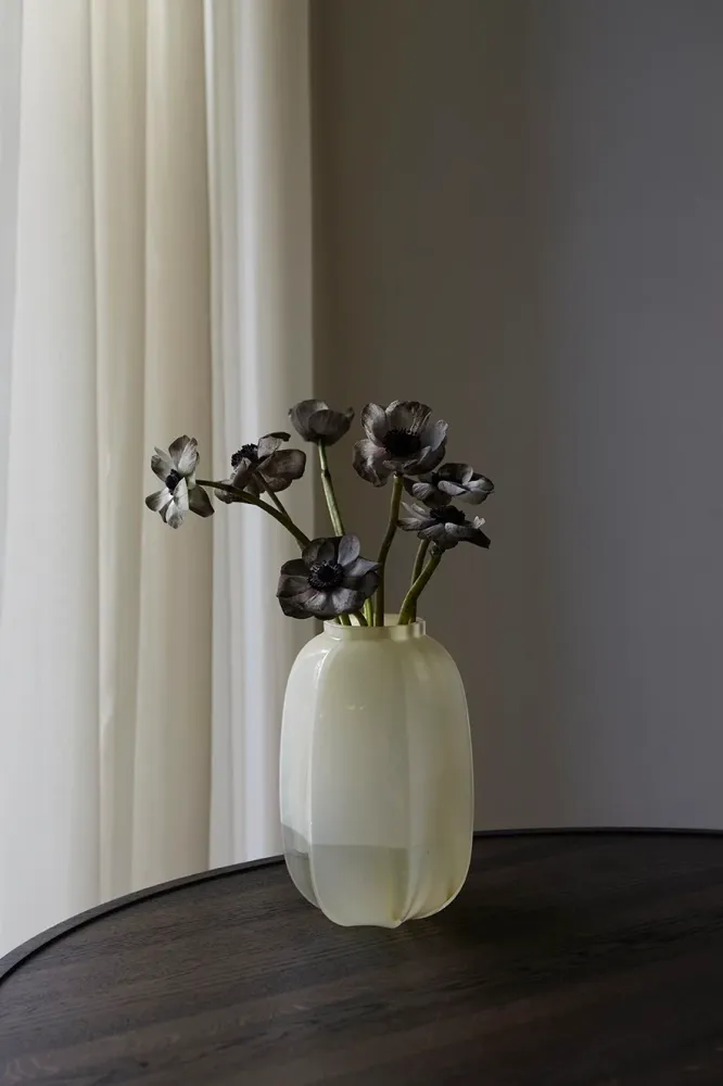 Row vase