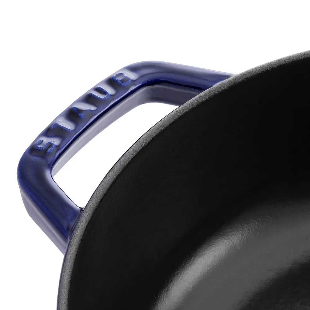 Sautepanne Chistera 24 cm / 2.4l, rund, Mørkeblå, støpejern - STAUB 🇫🇷