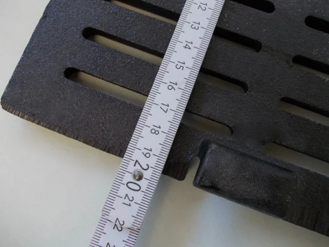 Ovn rist 19,5 x 22 cm (med nese) som en vaklende, skorsteinsrist