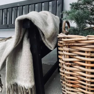 Lekkert varmt pledd – Mocca / Sand